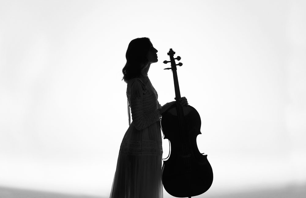 La violoncelliste Camille Thomas au Musée des Arts Décoratifs